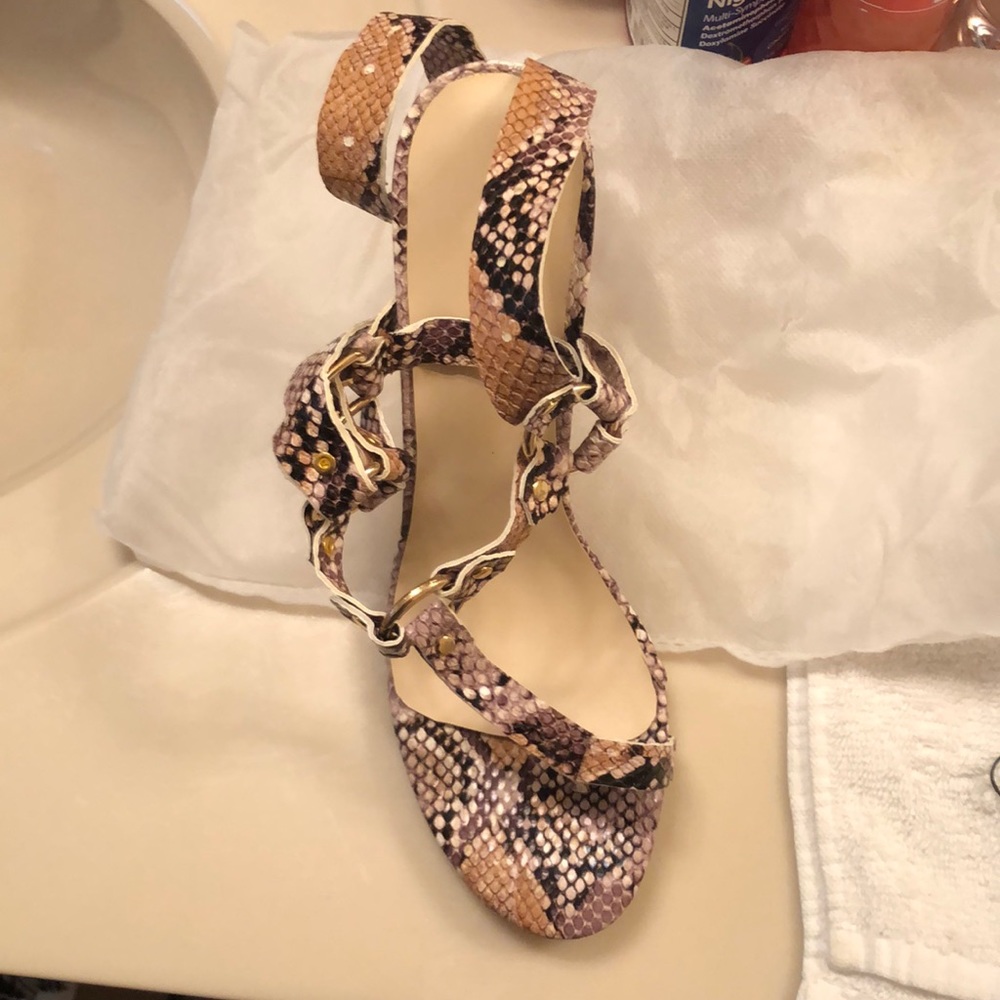 Snake skin heel